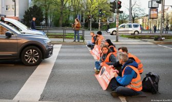 Blokada Berlina: Radikalni aktivisti i bijesni vozači