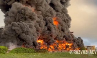 Ogroman požar na Krimu, zapaljeno postrojenje nafte: Za napad kriv dron?