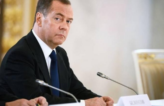 Medvedev: Možemo i bez Tvitera, društvena mreža koja djeluje u interesu američkog establišmenta