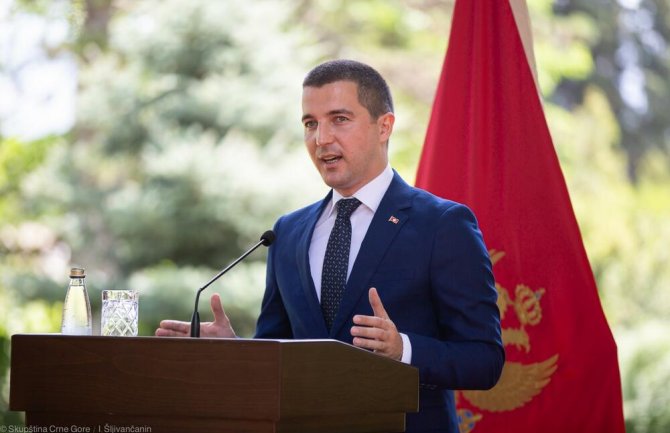 Bečić: Vlada Crne Gore da proglasi dane žalosti