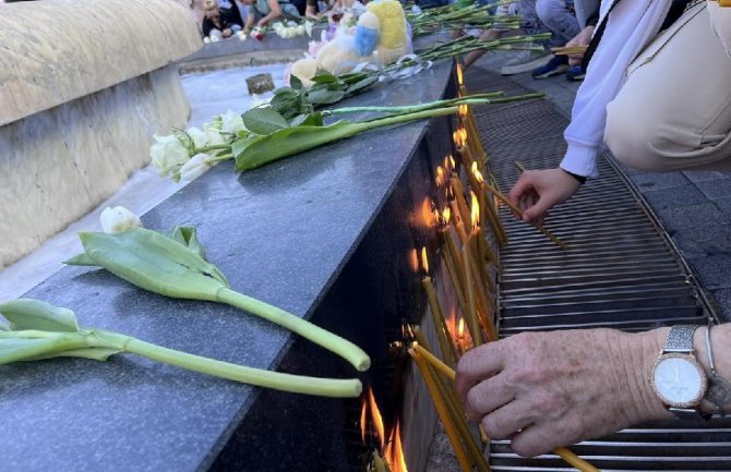 Srbija zavijena u crno nakon dva masakra: Danas sahrana deset žrtava