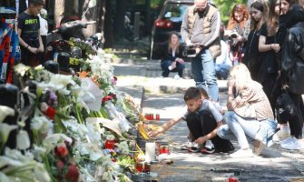 Određen pritvor ocu napadača iz škole 