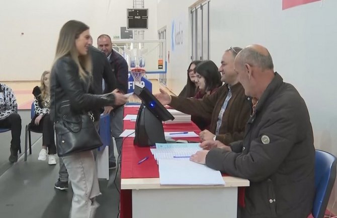 Partije još kalkulišu kako će i sa kim na izbore