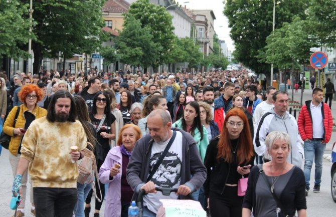 Kragujevčani šetali glavnim gradskim ulicama na protestu protiv nasilja