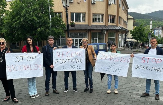 Protest SDP-a u Pljevljima: Rukovodstvo da odustane od prijedloga, nećemo povratak u 90-te