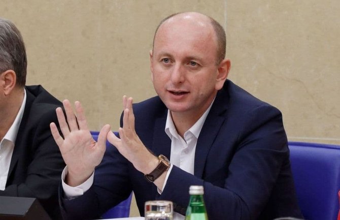 Knežević će govoriti na večerašnjem Vučićevom skupu