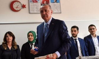 Izbori u Turskoj: Glasovi se broje, vodi Erdogan