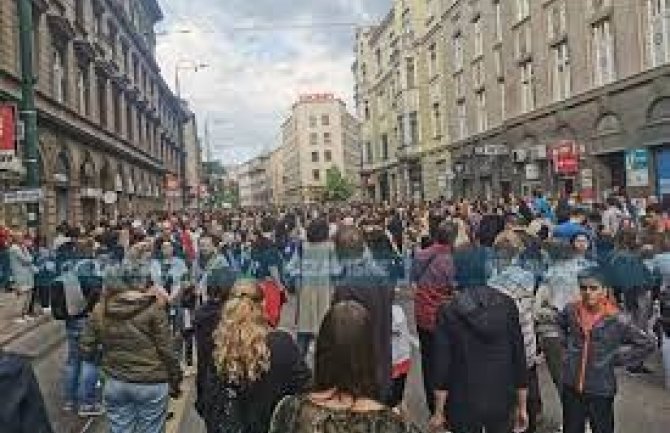 Hiljade ljudi na protestu u Sarajevu povodom pogibije mlade doktorice 