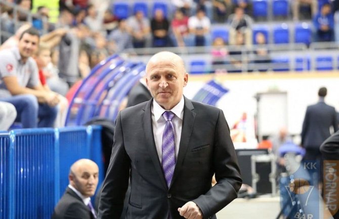 Neka svi koji misle na grad vide da li je košarka potrebna Baru ili nije