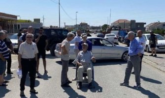 Blokirali put Ulcinj-Bar zbog radova u naselju Kodre