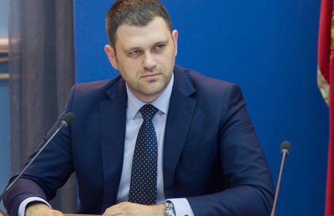 Anđušić: Nedostatak konsenzusa i problemi unutar PES-a usporavaju formiranje vlade