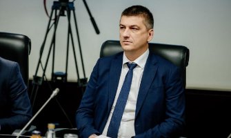 “Novović nije u kumovskim vezama sa Vučković, neprimjereni pritisci Perović”