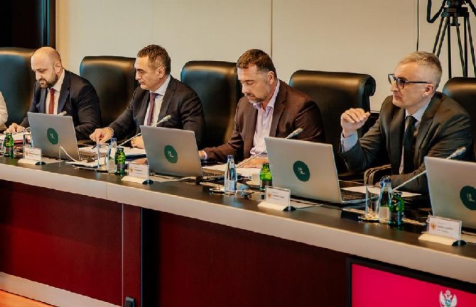 U infrastrukturu uložiti 1,6 milijardi, državni dug smanjiti