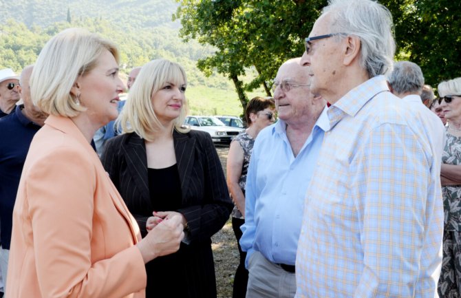 Delegacija Glavnog grada položila vijenac na spomenik na Ravnom lazu