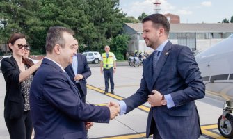 Milatović počeo zvaničnu posjetu Srbiji: Dočekao ga Dačić