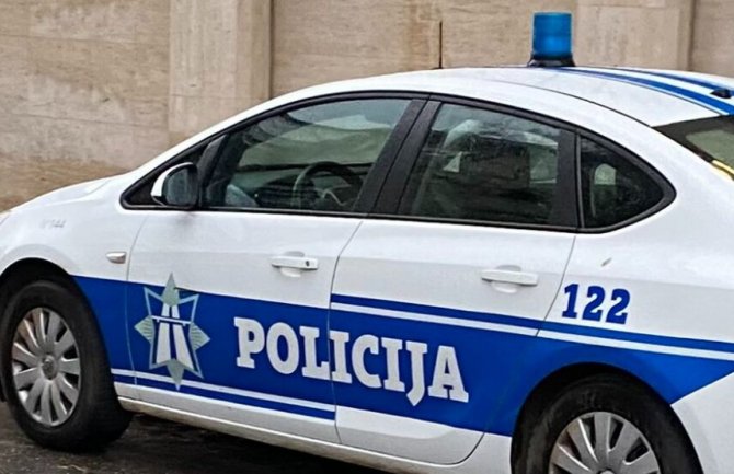 U Kotoru uhapšena osoba zbog napada na policajca: Udario službenika nogom u glavu