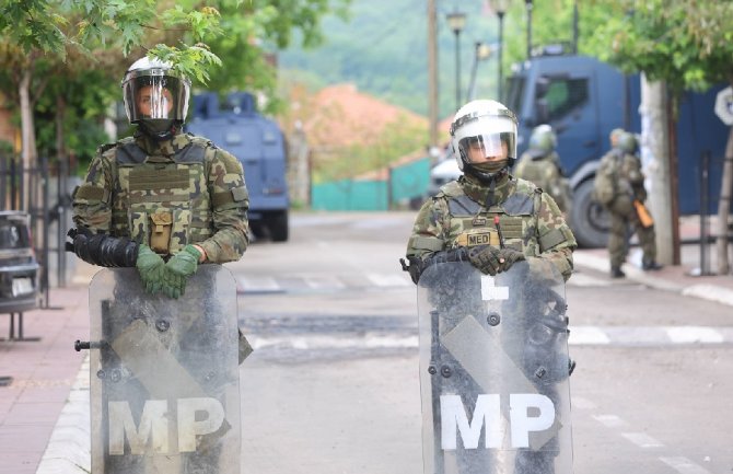 Počelo smanjivanje policijskih snaga u i oko zgrada opština na sjeveru Kosova