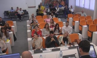 Sjednica SO Budva bez kvoruma, Božović: Vratite mandate, borićemo se silom ako treba