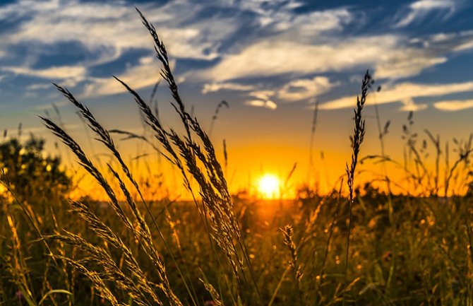 Sunčano, na jugu vjetrovito, do 38 stepeni