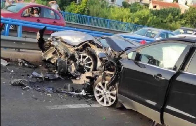 Bar: Pet osoba povrijeđeno u saobraćajnoj nezgodi