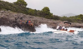 Jedna osoba se utopila, tri povrijeđene u incidentu u zalivu Trašte, tijelo izvađeno i u blizini Perazića dola