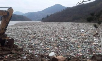 Za prikupljanje plutajućeg otpada u Limu neophodne dozvole