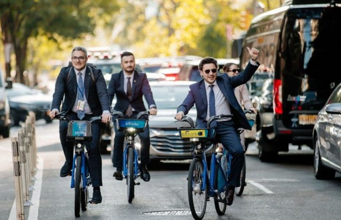 Abazović ipak neće voziti „počasni krug“ kroz Njujork