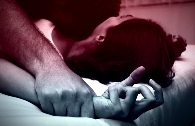 Naloženo ponovno suđenje optuženom za obljubu: Suprugu silovao, davio, prijetio joj ubistvom