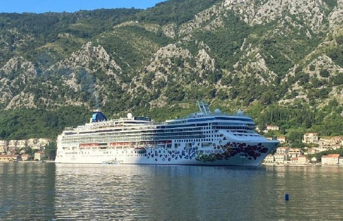 U Kotor za sedam mjeseci uplovilo više od 220 kruzera
