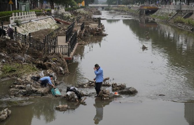 Poplave u Pekingu: 33 osobe stradale, 18 nestalih