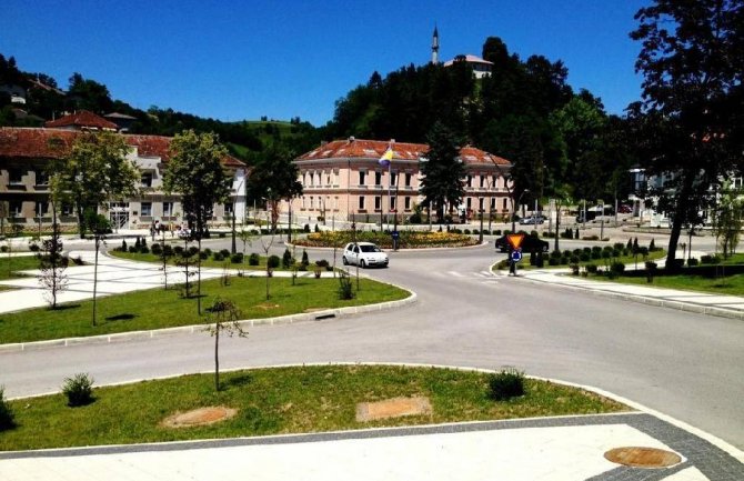 Muškarac u Cazinu pretukao trudnu suprugu