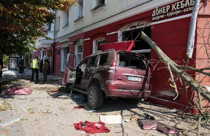 Četrdeset poginulih i ranjenih u ruskom raketnom napadu na Černihiv