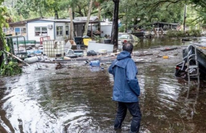 Razorni uragan prošao preko Floride: Grad uništen, stotine hiljada ljudi bez struje