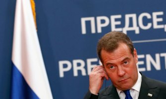 Medvedev: Za Ukrajinu neće imati ko da ratuje, svi bježe iz nje