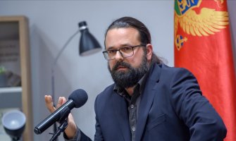 Nikolaidis: Crna Gora uspješno pretvorena u društvo apsolutne neodgovornosti, zemljom vladaju ljudi bez legitimiteta