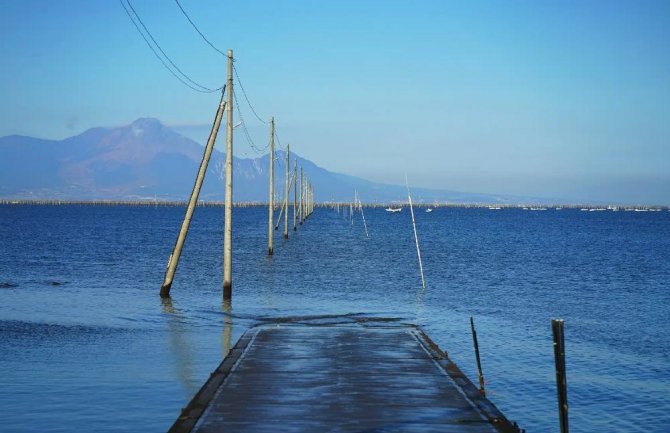 Ova nevjerovatna cesta u Francuskoj dva puta dnevno potpuno nestane pod morem! Njome je moguće voziti samo nekoliko sati u danu