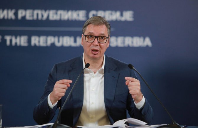 Vučić: Beograd će u Briselu da insistira na miru