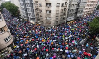 Proevropska opozicija predala zahtjev Vučiću za održavanje izbora