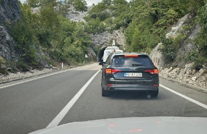 Zbog grita: Mještani Kličeva i Straševine blokirali tunel Budoš i kažu opet će