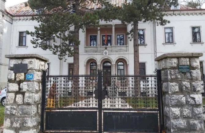 Od Bratić do Kosovića ista meta, isto odstojanje