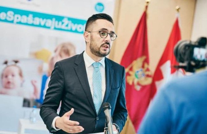 Begić objavio rezultate važnog istraživanja: Otkrivena povezanost autizma kod dječaka sa konzumacijom vještačkog zaslađivača