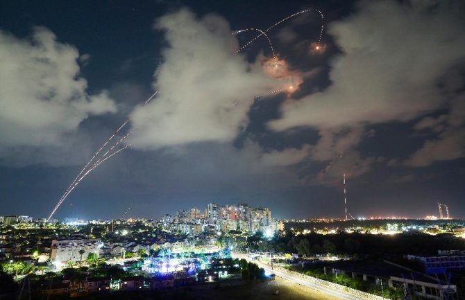 U bombardovanju pravoslavne crkve ima mrtvih i ranjenih Palestinaca