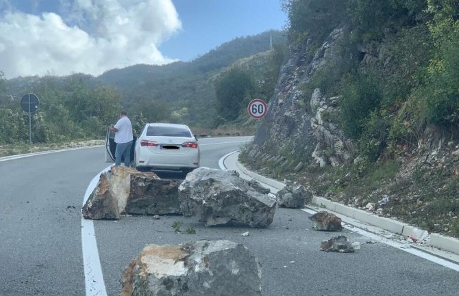 Obzovica: Stijene pale na put