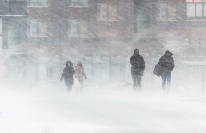 Snijeg okovao Kinu: Zatvorene škole, otkazani letovi