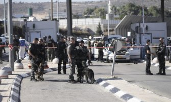 Pet ljudi ranjeno u oružanom napadu kraj Jerusalima