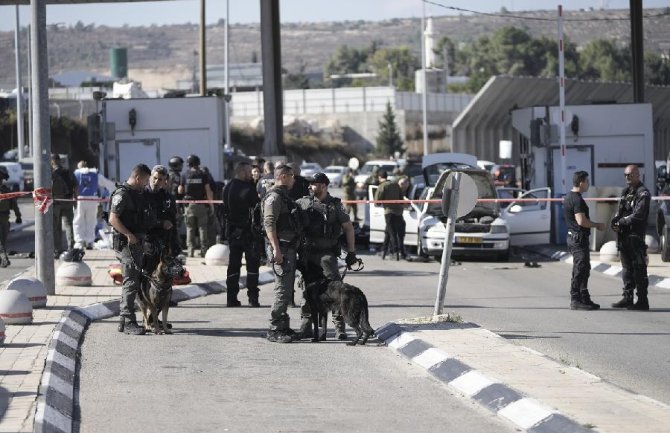 Pet ljudi ranjeno u oružanom napadu kraj Jerusalima