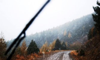 Zbog najavljenih vremenskih uslova apel za opreznu vožnju uz zimske gume