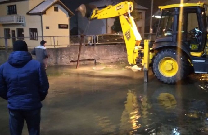 Ponovo plave objekti u Pavića potoku