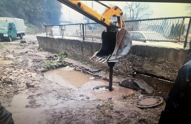 Bijelo Polje: Poplave uzrokuje i smeće koje građani bacaju u Pavića potok