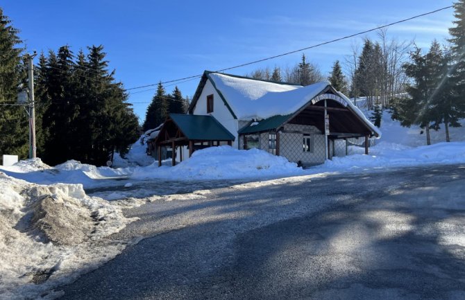 Mještani andrijevačkih sela traže da Vlada ukloni sniježne barijere na Trešnjeviku